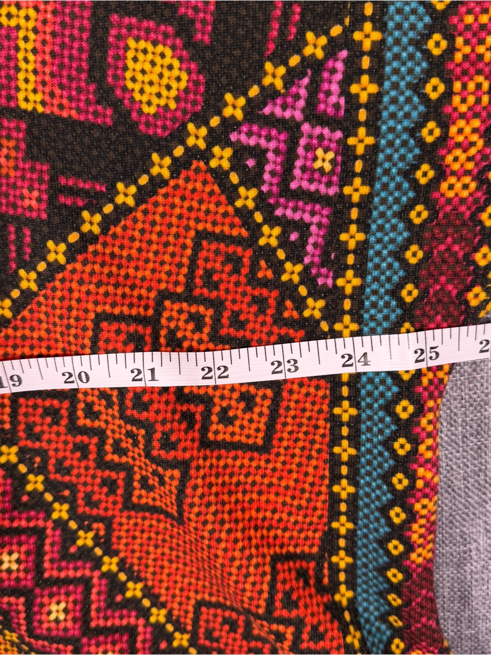 FARM Rio Multicolor Aztec Cropped long sleeve sweat shirt - Picture 4 of 9